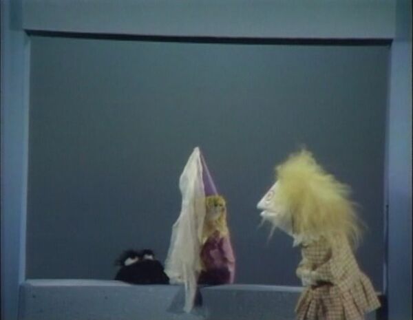 File:MuppetPuppetPlays10.jpg