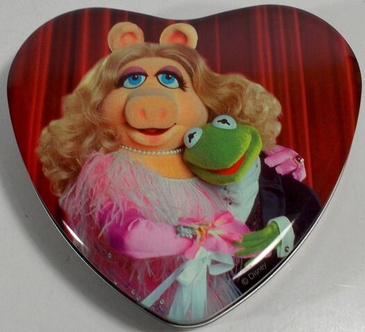 File:Butlers heart tin.jpg