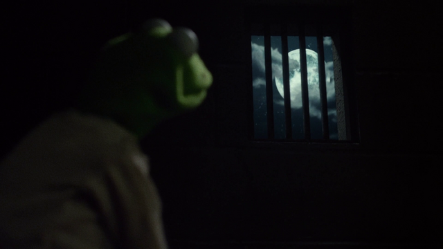 File:MMW Kermit moon.png