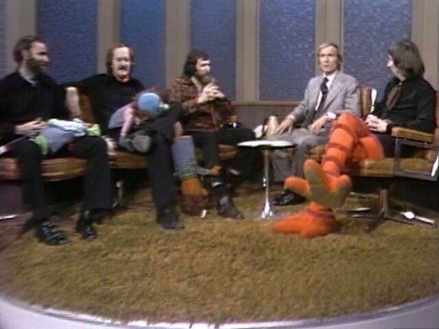 File:Muppeteers & Dick Cavett.jpg