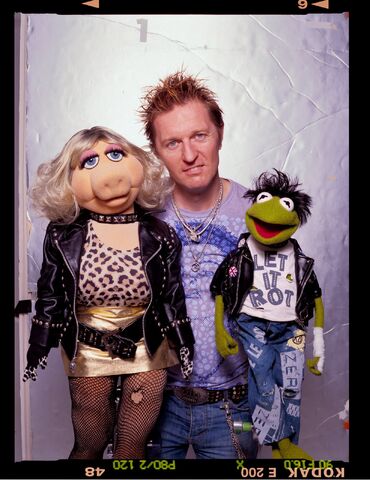 File:Zink-KearanDuffty-SidAndNancy-(2005).jpg