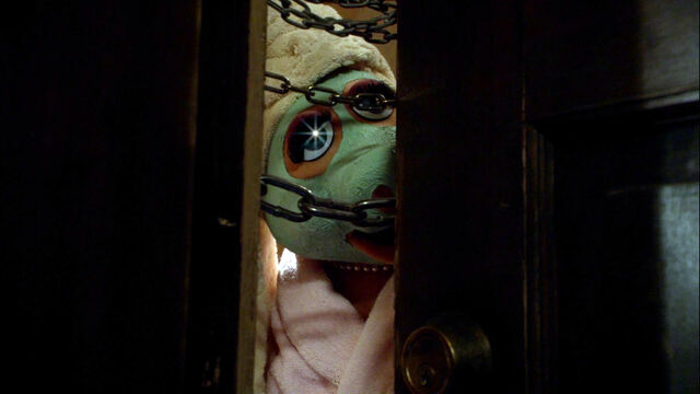 File:GlamorEyedPiggy-VMX.jpg