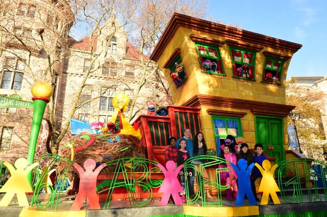 File:Macys sesame float.jpg