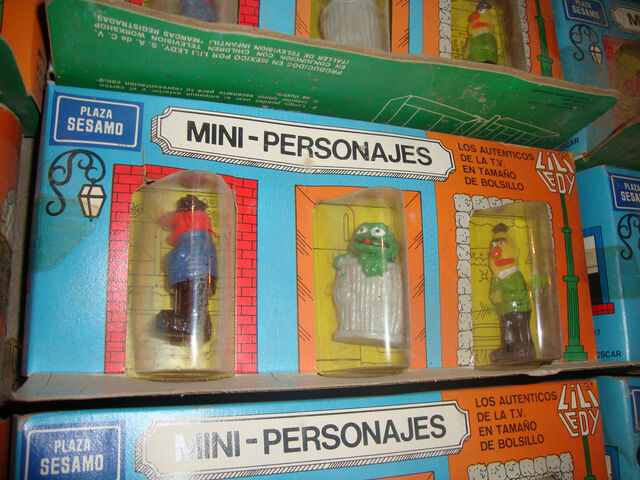 File:Minipersonajes1.jpg
