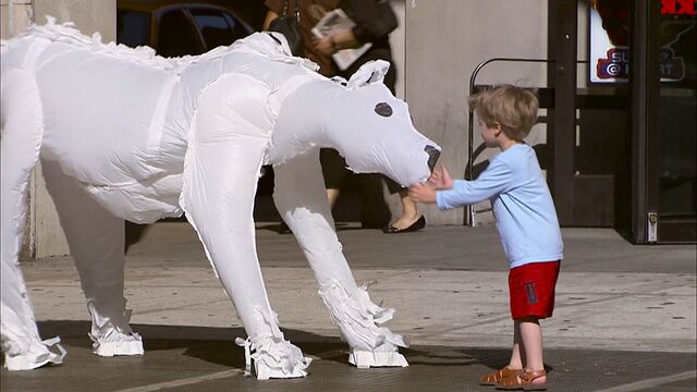File:PlasticBagAnimal.jpg