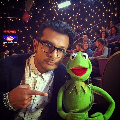 File:Utkarsh Ambudkar and Kermit.jpg