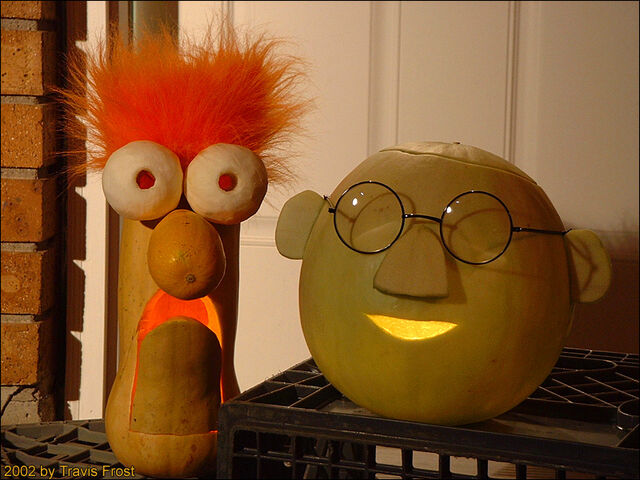 File:TravisFrost-2002-BunsenAndBeakerPumpkins.jpg