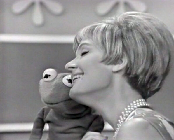 File:Florence Henderson Kermit My Funny Valentine.jpg