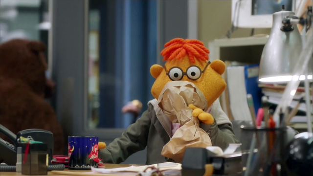 File:TheMuppets-S01E05-ScooterHyperventilating.png