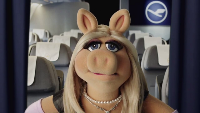 File:Lufthansa-MissPiggy-(April2014)-03.png