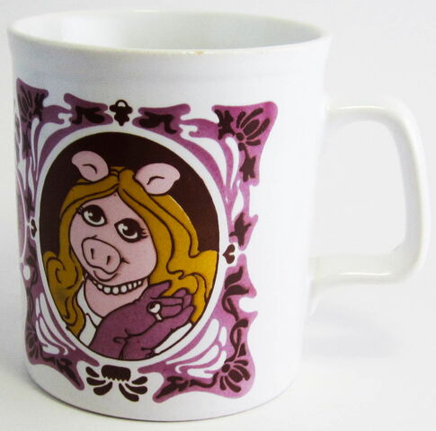 File:Kiln craft miss piggy 1.jpg