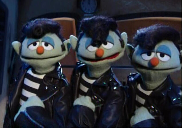 File:3 elvises.jpg