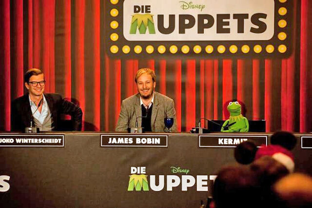File:DieMuppets-GermanPremierePressConference-Berlin-(2012-01-18)07.jpg