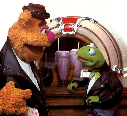 File:Fozzie-kermit-leatherjackets.jpg