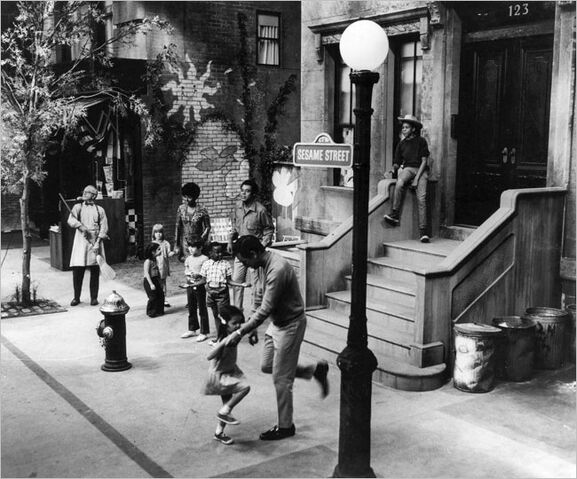 File:Sesamestreet1969.jpg