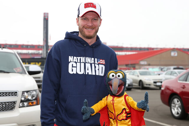 File:Nascar-Gonzo-(2014-03-23)-480181081R.jpg