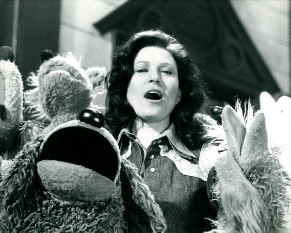 File:Loretta Lynn01.jpg