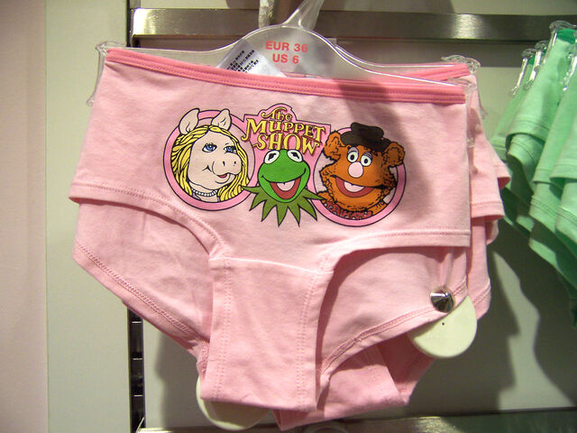 File:H&M-2007Fashion-09.jpg