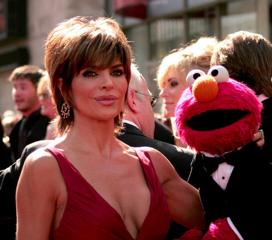 File:Lisa Rinna and Elmo.jpg