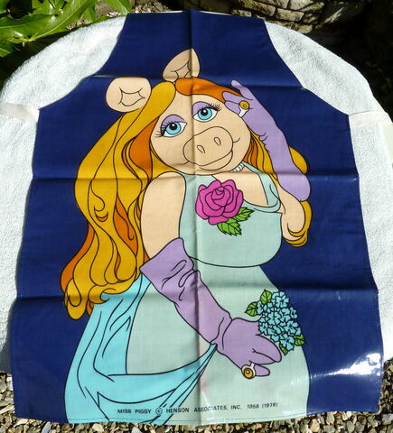 File:Bhs 1978 piggy apron.jpg