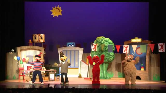File:JARIG show.jpg