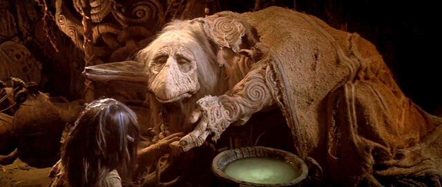 File:TheDarkCrystal-DyingMystic.jpg