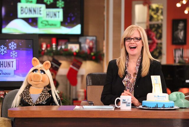 File:TheBonnieHuntShow-MissPiggy-2009-12-18.jpg
