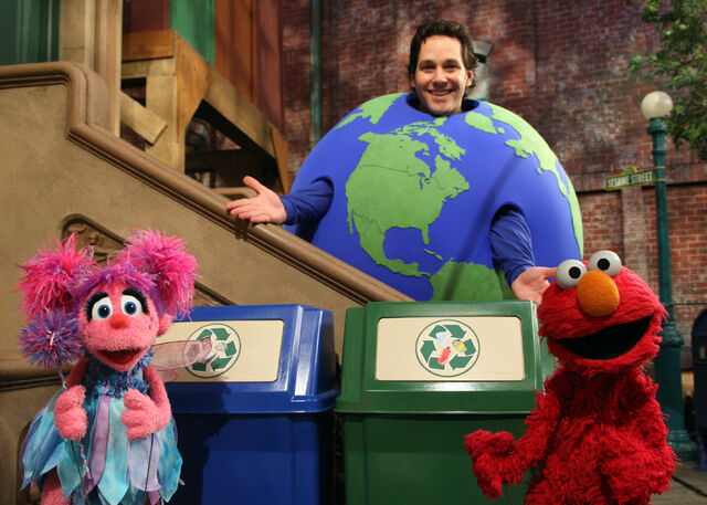 File:Paulruddbeinggreen2.jpg