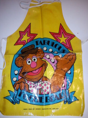 File:Fozzieapron.jpg