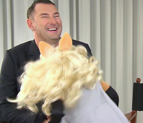 File:KissAttack-MissPiggy&MichaelMichalsky-(2012).jpg