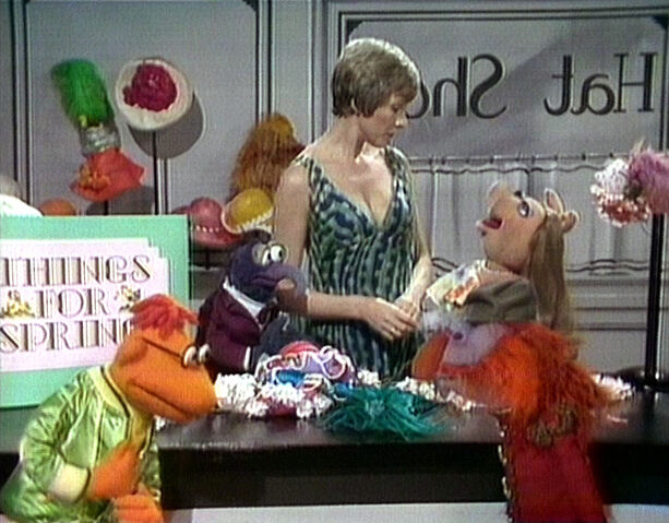 File:JulieAndrews-OneStepIntoSpring-HatShop.jpg