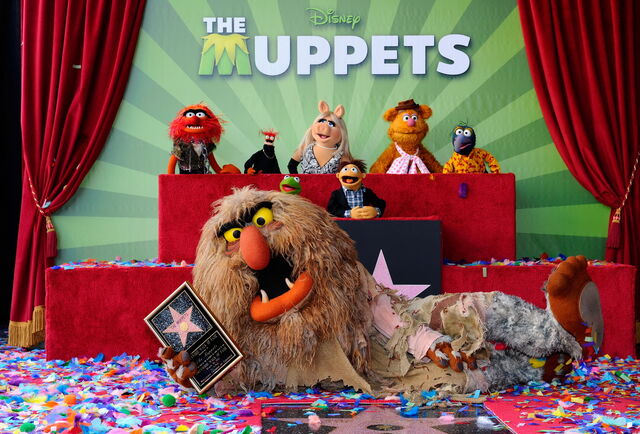 File:TheHollywoodWalkOfFame-TheMuppets-(2012-03-20)02.jpg