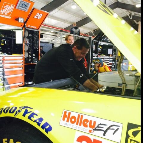 File:Gonzo Auto Club 400 car.jpg