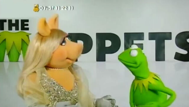File:BBC Children in Need 2011 Kermit Piggy.jpg
