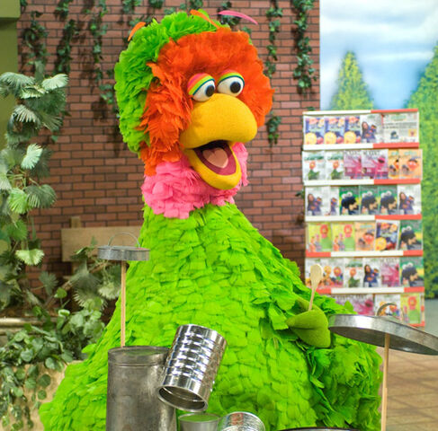 File:Abelardo-reciclando sized.jpg