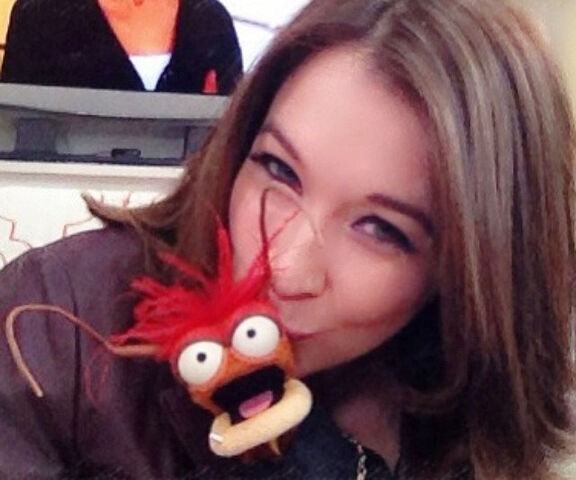 File:Kiss Jacque Gonzales Pepe.jpg