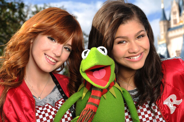 File:Bella Thorne.jpg