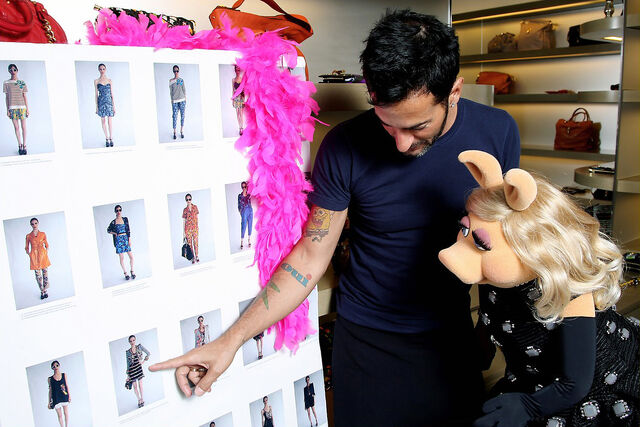 File:Marc jacobs piggy.jpg