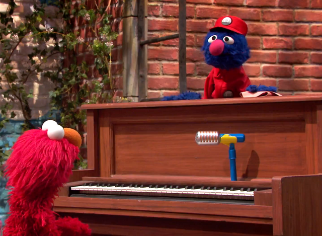 File:Grover-PainoMover.png