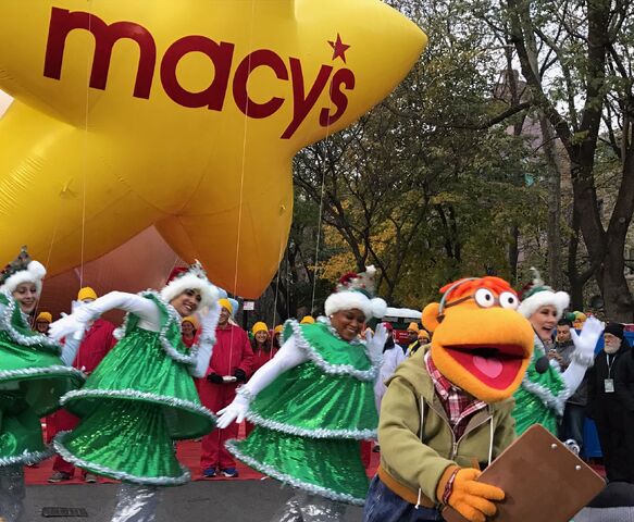 File:Macy's 2016 scooter.jpg