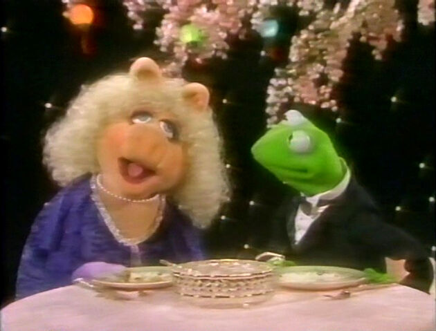 File:Playhouse-KermPiggy04.jpg