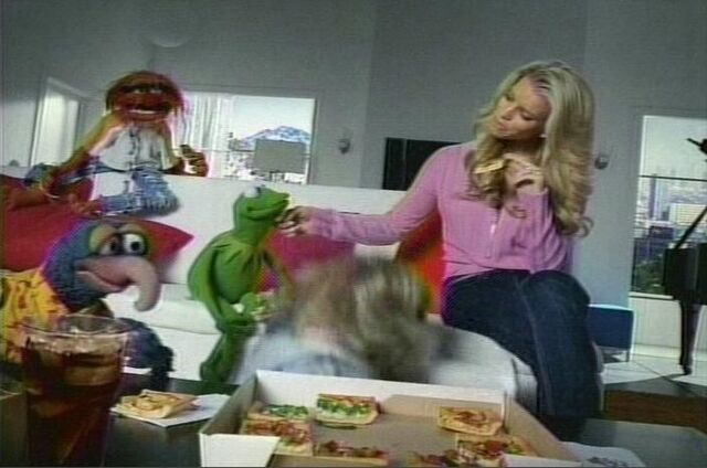 File:Commercial.pizzahut2004a.jpg
