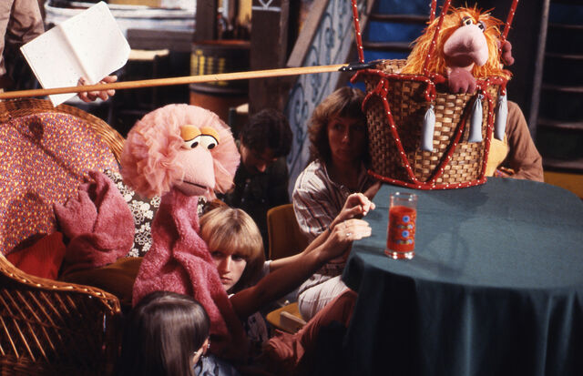 File:Sesamstrasse029-(Kerstin-Siebmann-Röders,-Martina-Klose-and-Benita-Steinmann).jpg