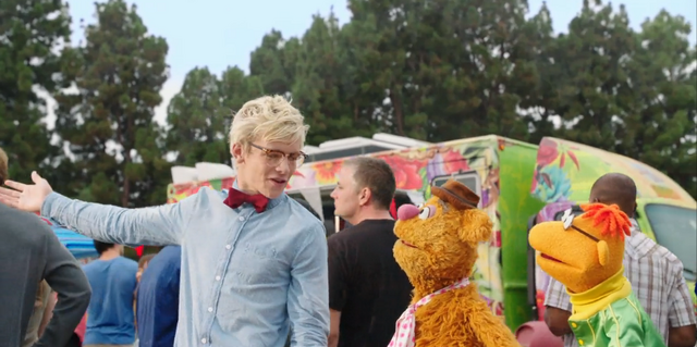 File:RossLynch.png