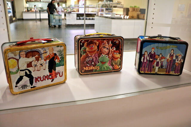 File:Smithsonian TMS lunchbox cafeteria.jpg