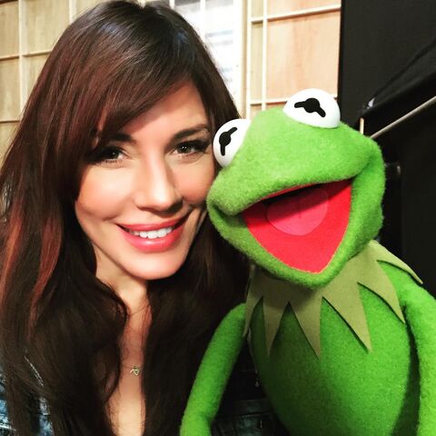 File:Krista Allen Kermit.jpg