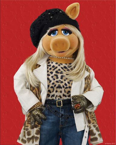 File:MissPiggy2012Outfit-RedBG.jpg