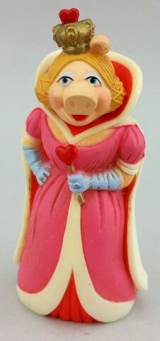 File:Hallmark1982MissPiggyMerryMini.jpg