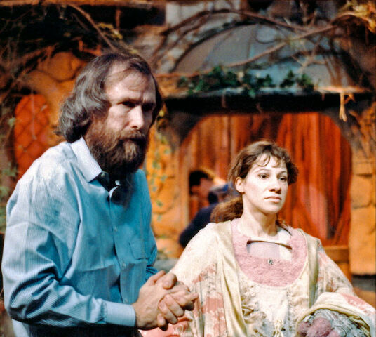 File:TrishLeeper&JimHenson.jpg