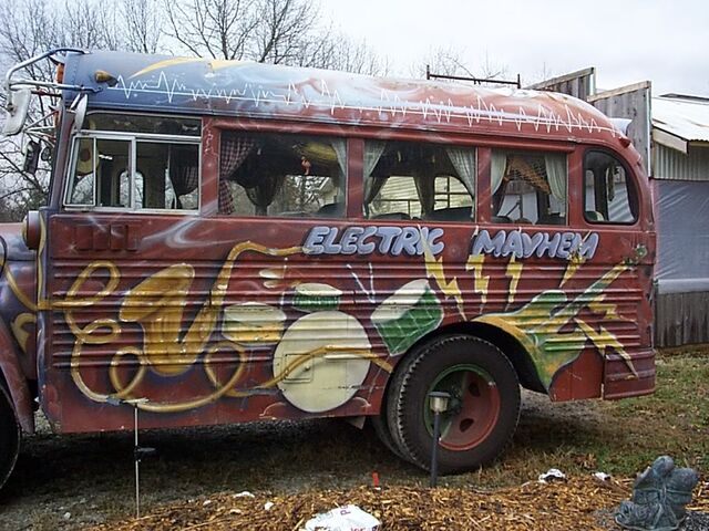 File:Em-Bus3.jpg